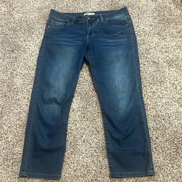 Size 4 CAbi Capri Jeans - Picture 1 of 3